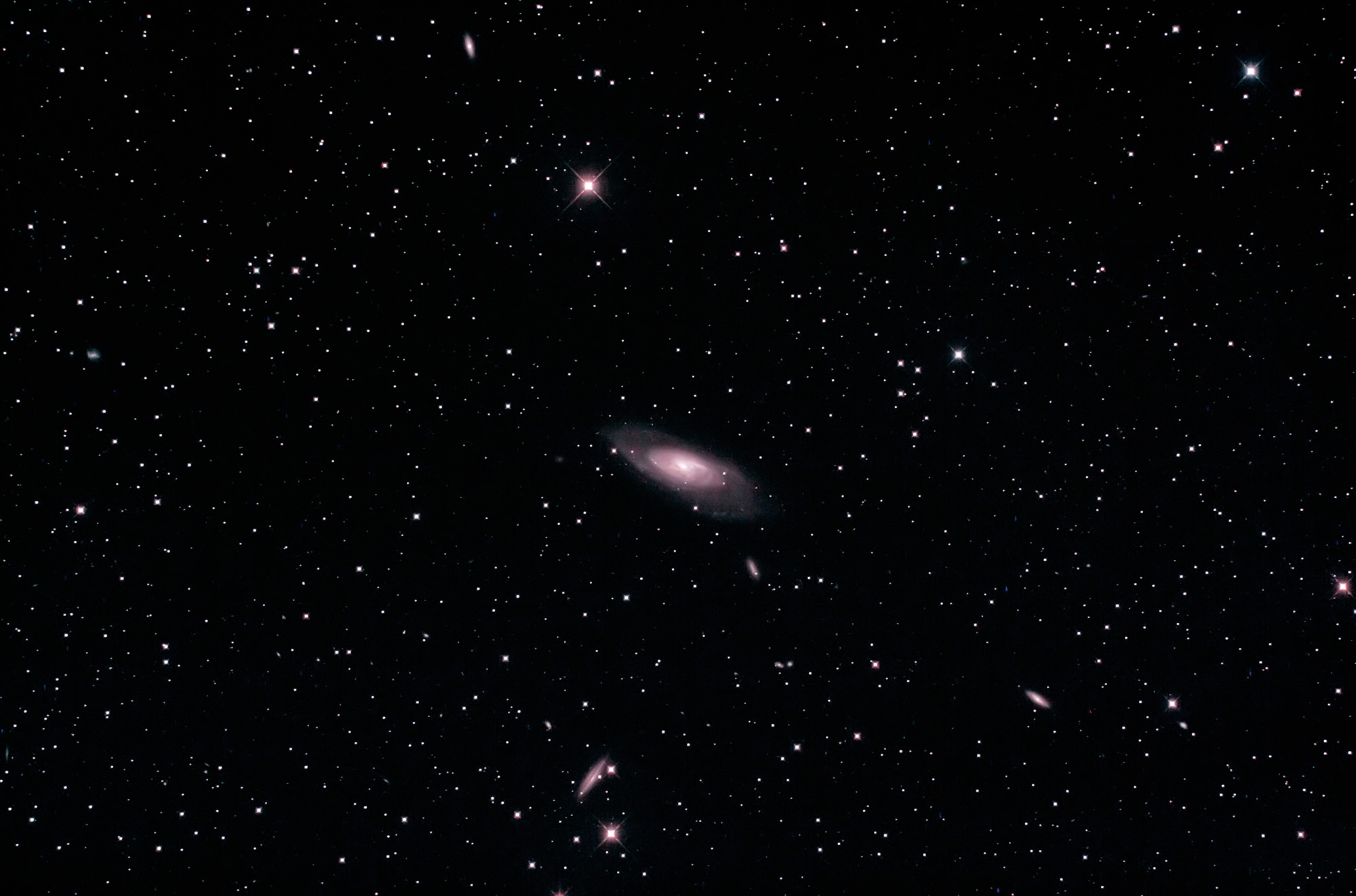 M106_170329_E160_16-180_ip6-002cw_filtered.jpg